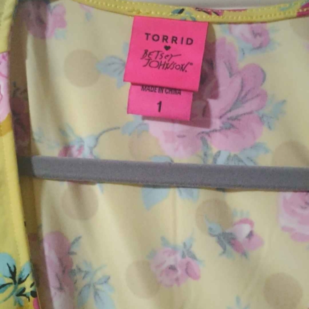 Torrid Betsey Johnson Yellow Floral Skirt And Shrug Sz 1 And Sz 1 Pink Blouse - Picture 7 of 8